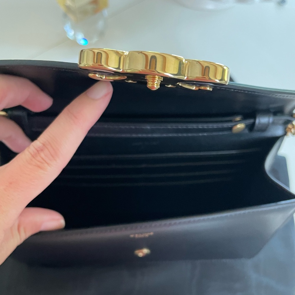 Celine Margo Chain wallet Black Leather Triomphe Crossbody with Gold Hardware - Picture 4 of 9